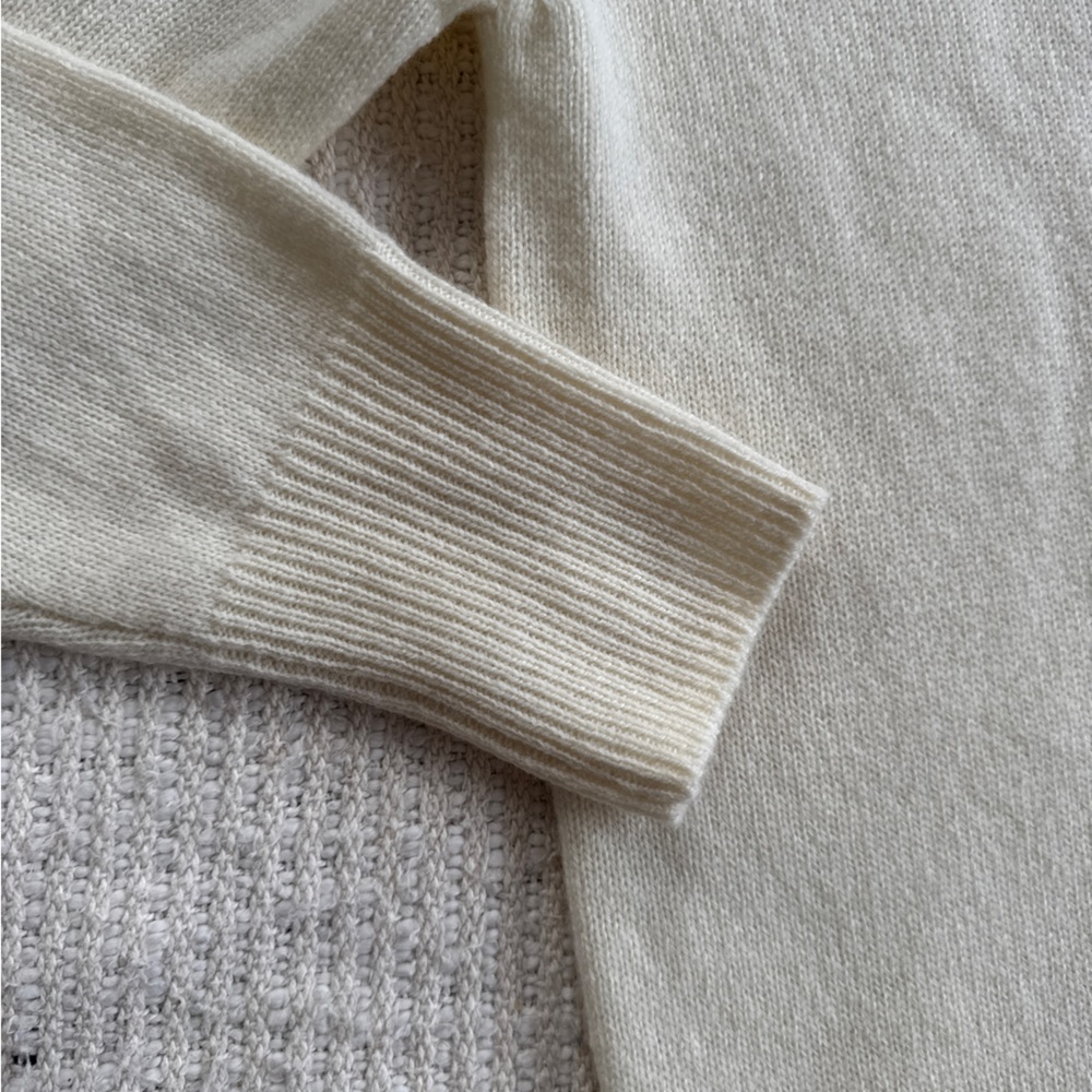NWOT 100% Lambswool V-Neck Cardigan in Off-White - Size XS/S Button up - Picture 5 of 11